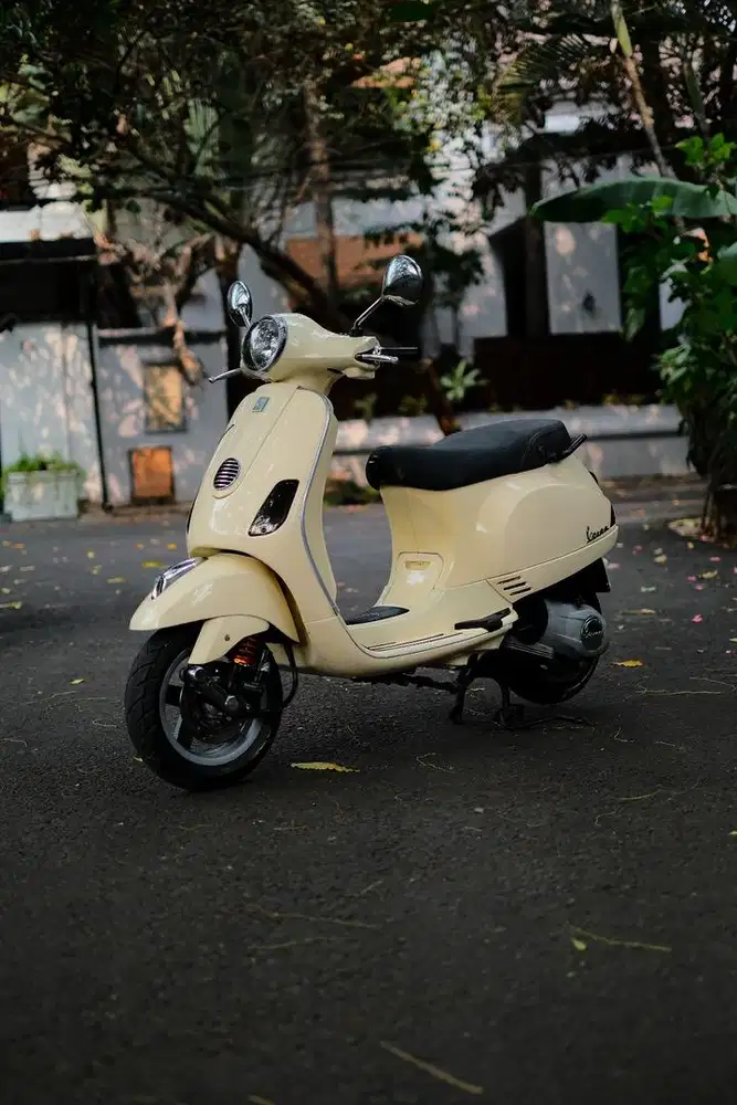 VESPA LX 150 3VIE TAHUN 2013