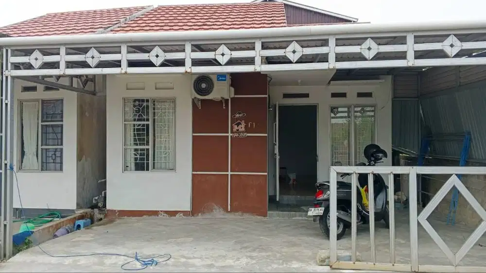 DISEWAKAN RUMAH