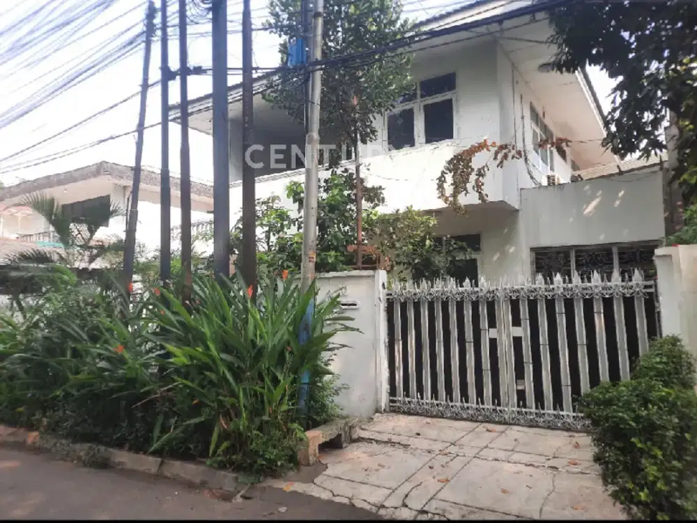 Rumah  Strategis Cocok Untuk Usaha Di Jalan Utama Pulomas R2389