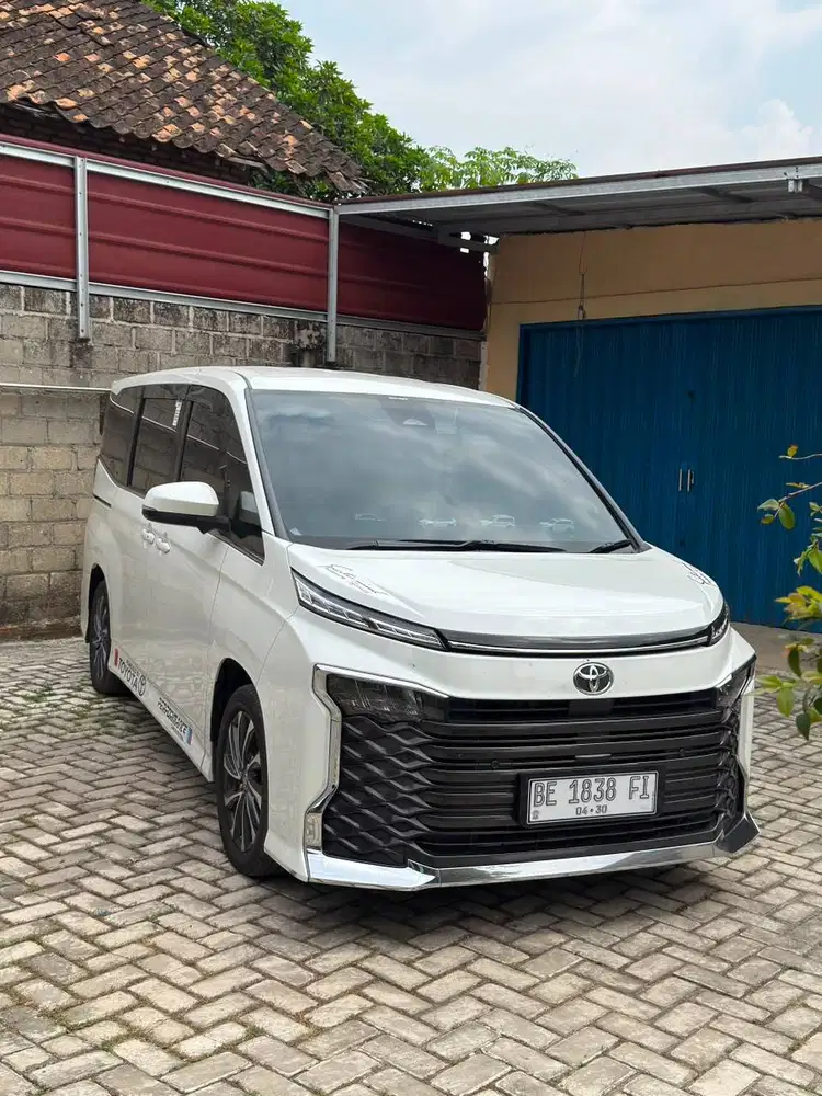 Jual mobil toyota voxy
