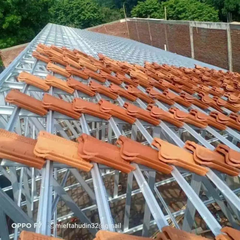 Rangka Atap Baja Ringan dan Genteng Soka