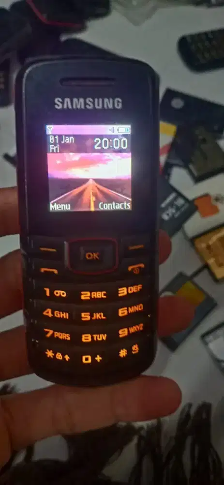 Dijual Hp Samsung gt-E1080f normal fungsi sinyal pancing pm