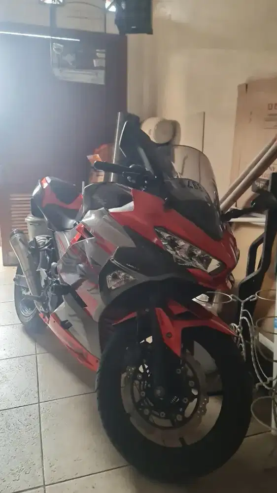 NINJA250 SPESIAL EDITION