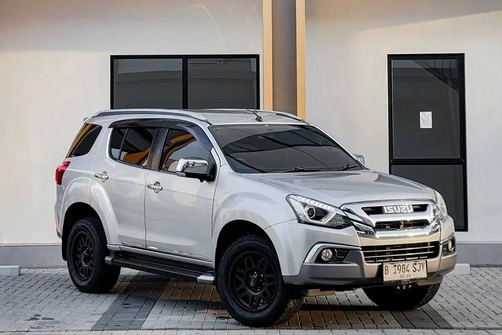 Isuzu MU-X Premiere 2.5 Diesel Solar MUX AT Matic 2018 ABU ABU