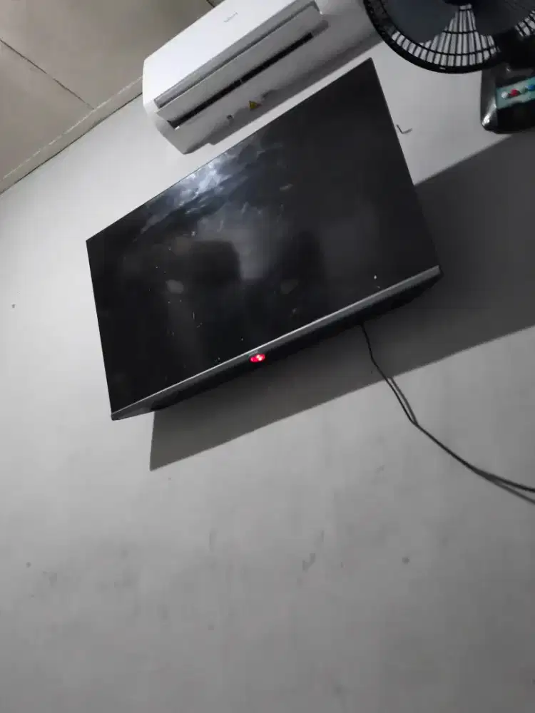 TV merek cooca 43inch