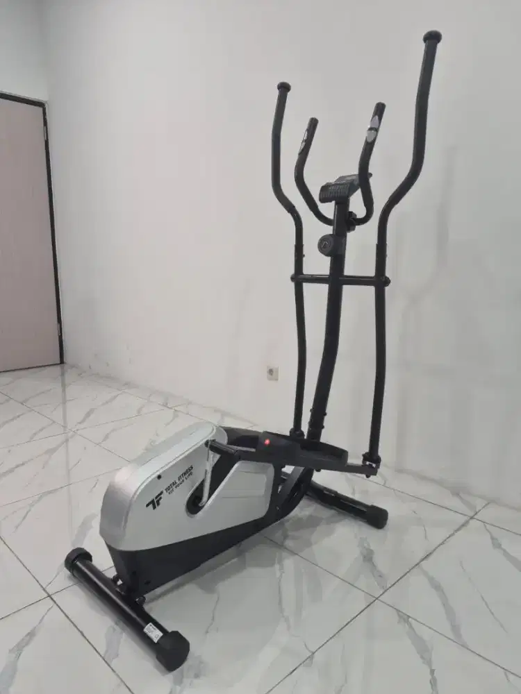 bike statis Eliptical 566E