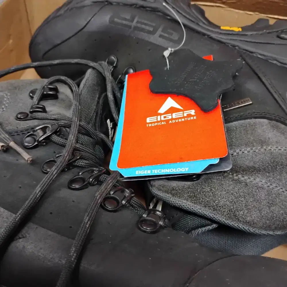 Sepatu Eiger Eagle Plum 2.0 size 38 Vibram Black
