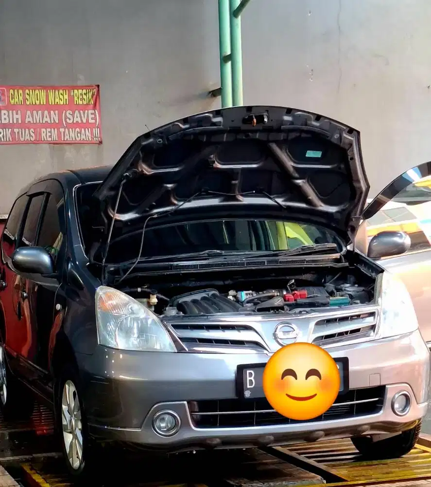 Nissan Grand Livina (2011)