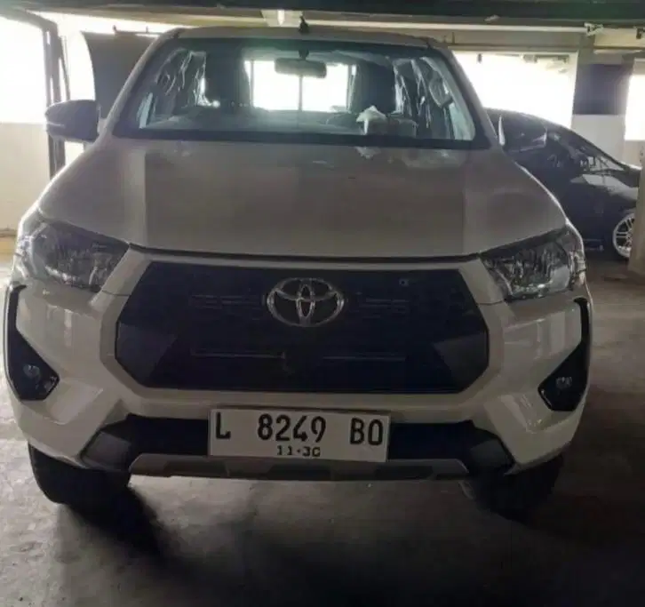 TOYOTA HILUX 2.4 DOUBLE CABIN 4x4 DIESEL MANUAL 2025