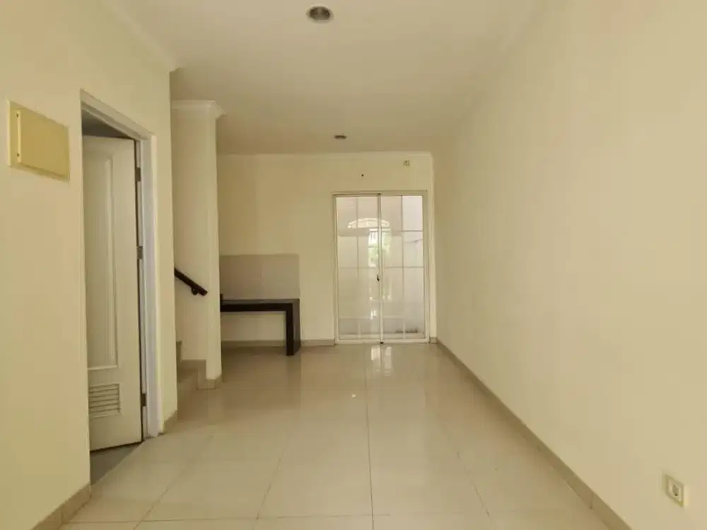 Dijual Rumah Green Lake City, Cluster Eropa, Uk. 6x15, 2 Lantai, Hadap Utara, Harga : Rp 2.7 M