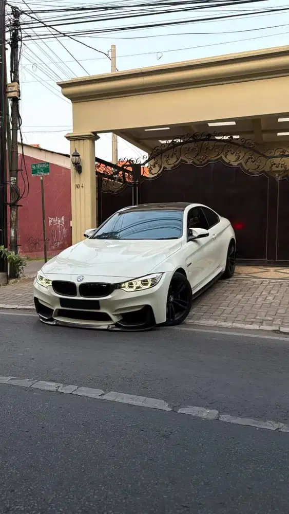 BMW M4 Coupe white putih jual cepat m4 pemakai langsung 2014 gts 2016