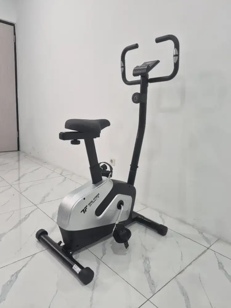 Sepeda fitnes TF 566B