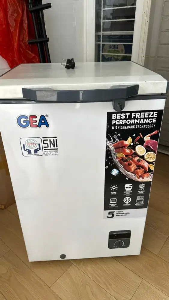 Freezer GEA bekas kondisi 90%