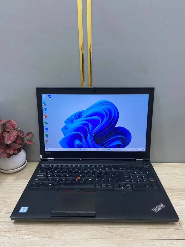 LAPTOP SEKOLAH KULIAH KERJA LENOVO P53 i7 GEN9 16/512 15.6 VGA *ET