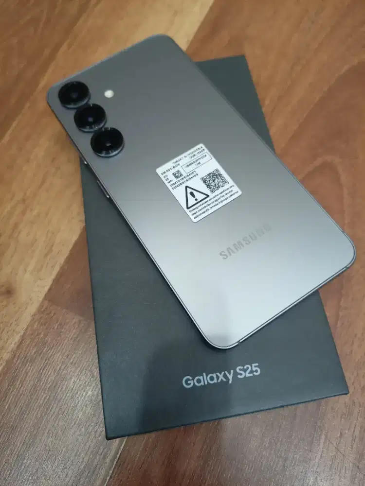 Galaxy S25 Basic 12/256 baru 1bln