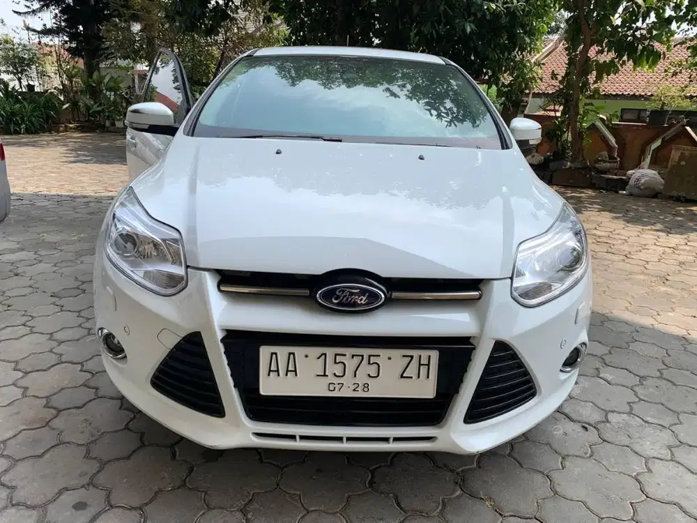FORD FOCUS HATCHBACK 2014 TYPE S – KONDISI BAIK & TERAWAT