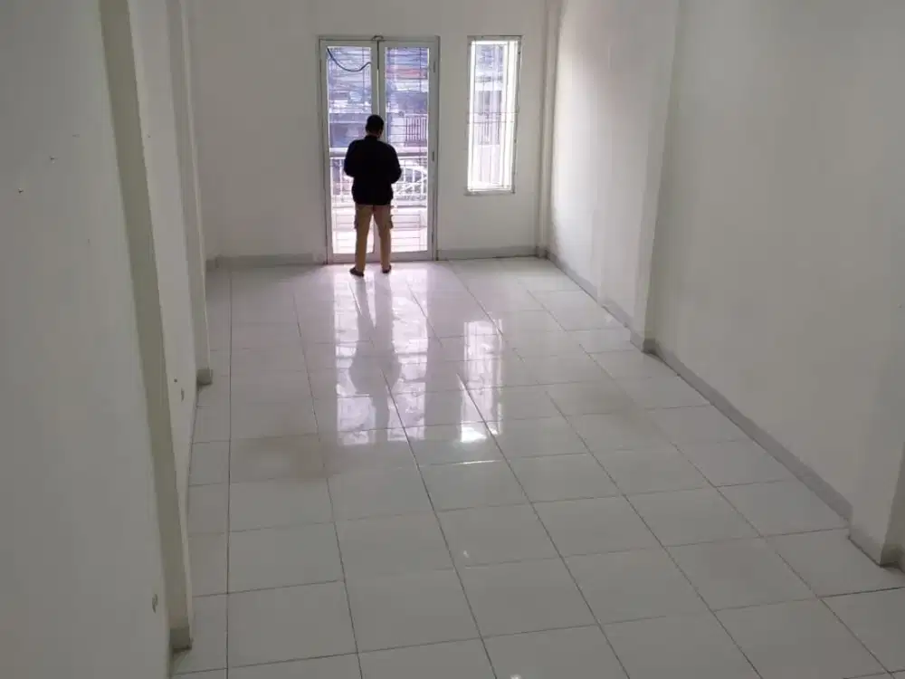 DISEWAKAN RUKO MURAH – JL RAYA CIPONDOH(UMI225)