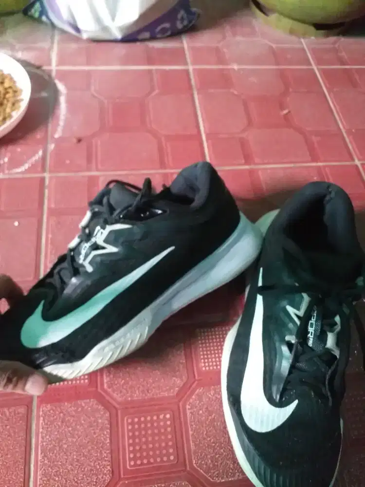 Nike hitam ukuran 40