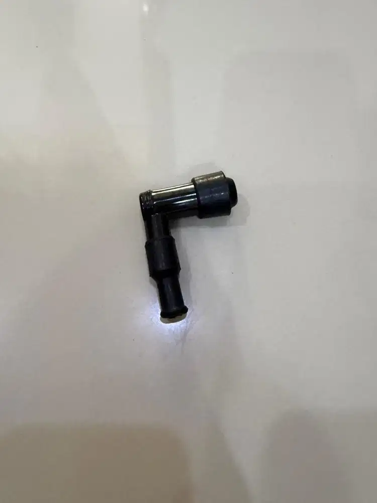 Kepala busi kop busi cangklong busi tutup busi