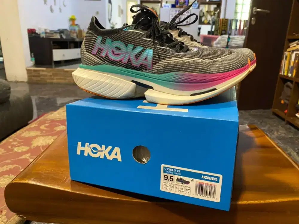 HOKA U Cielo X1