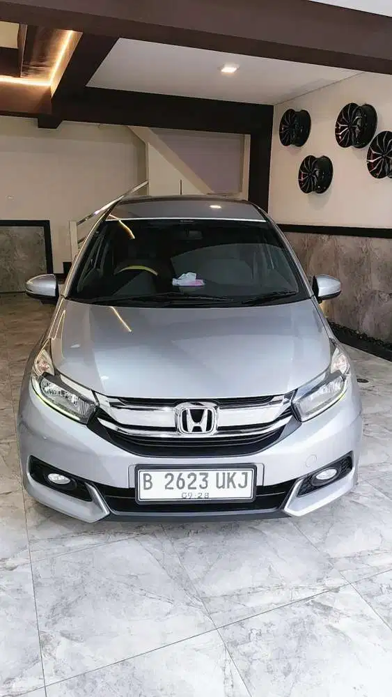 Honda Mobilio E 2018 Bensin Matic hitam putih silver