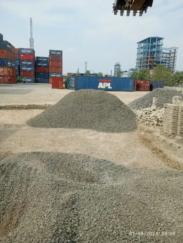 Batu split batu makadam sirtu gunung limestone