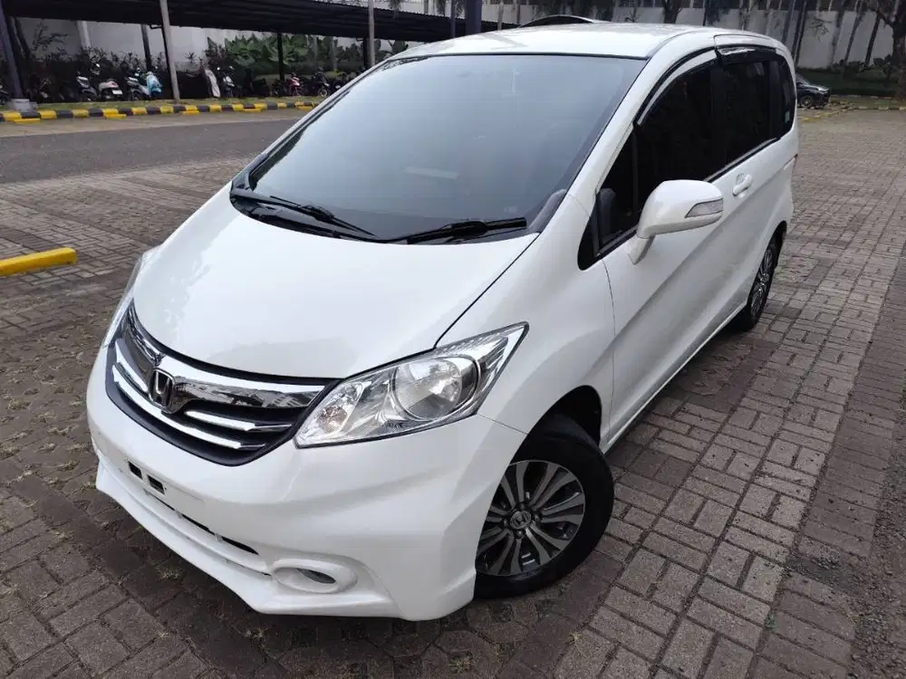 Istimewa! Honda Freed E PSD AT 2012 facelift 2013 non S SD