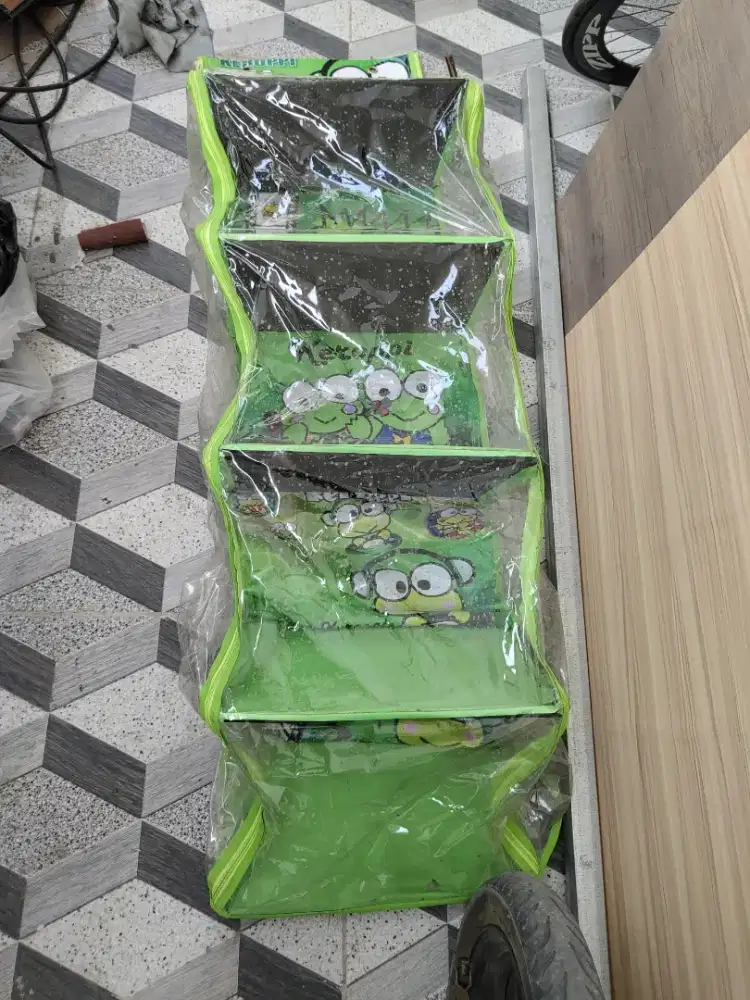 TEMPAT SIMPAN TAS