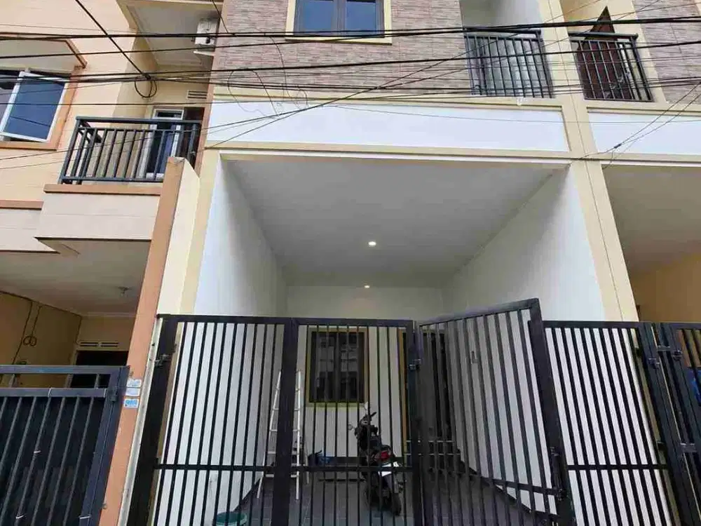 Ton - Rumah Tanjung Duren Jakarta Barat Brand New