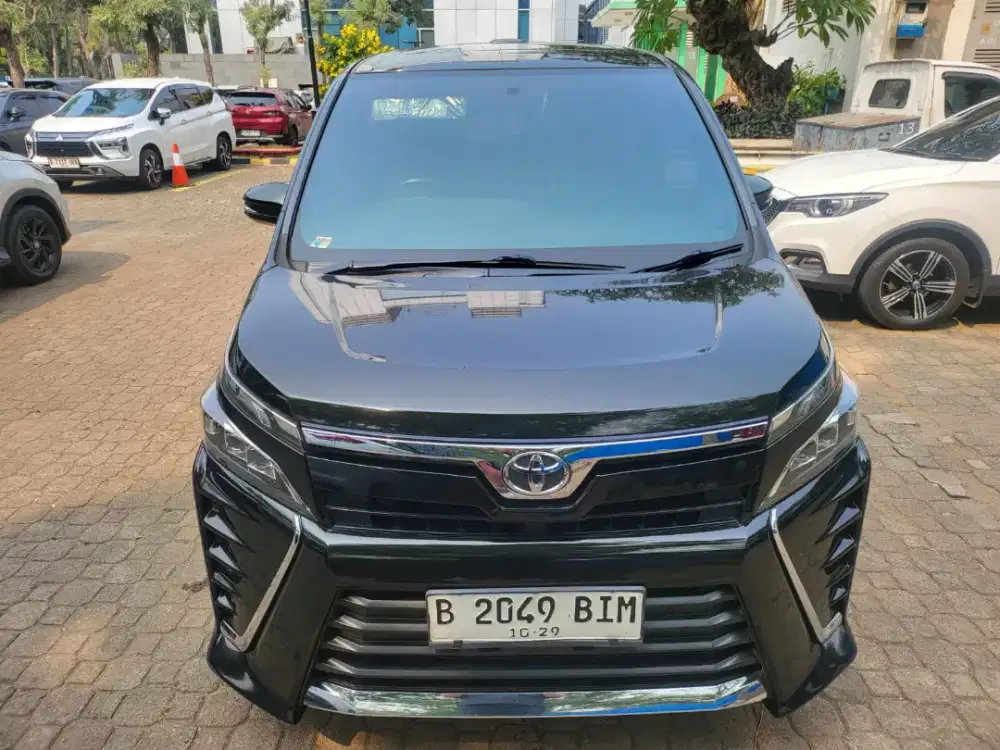 Toyota Voxy 2019
