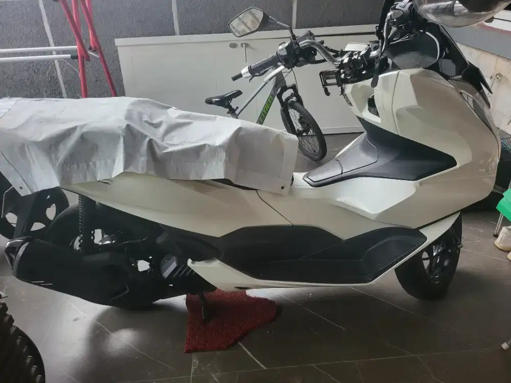 Pcx putih dijual cepat