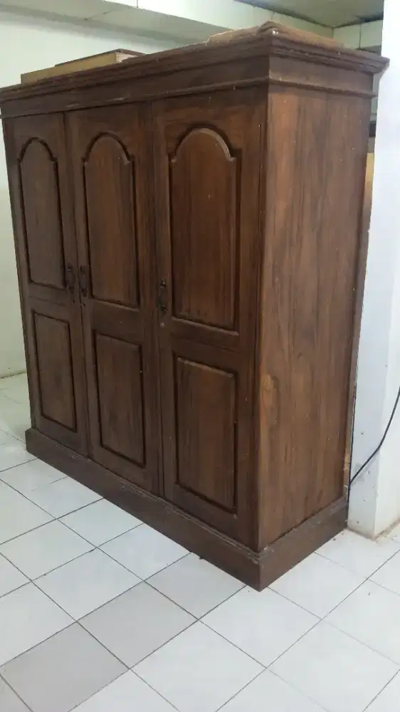 dijual lemari jati