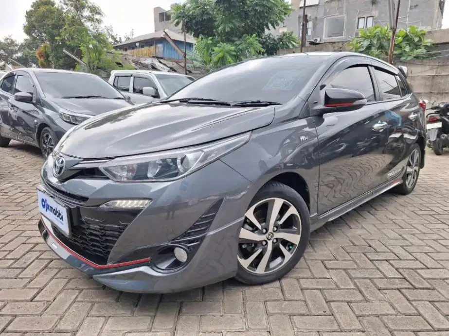 DP MURAH Toyota Yaris 1.5 S Bensin-AT 2018 Abu C7JJF