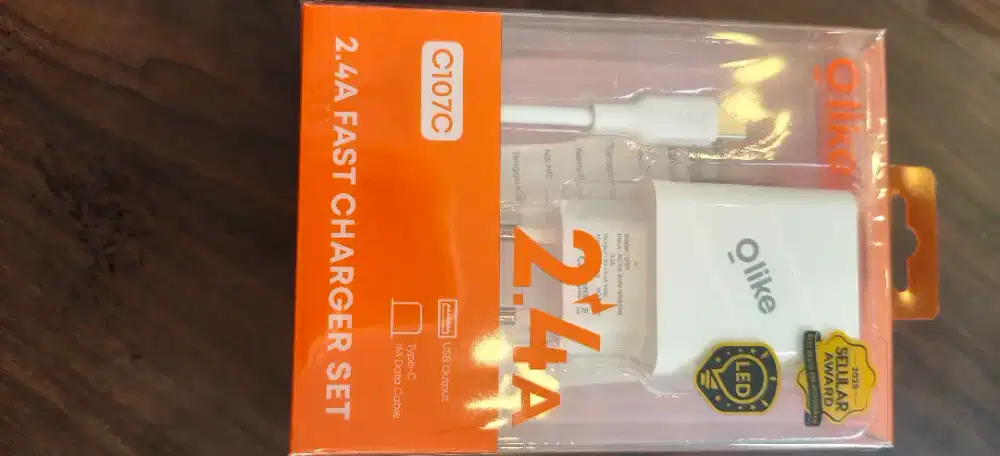 OLIKE C107C Adaptor Charger 2.4A Charger Set Type C Cable - white