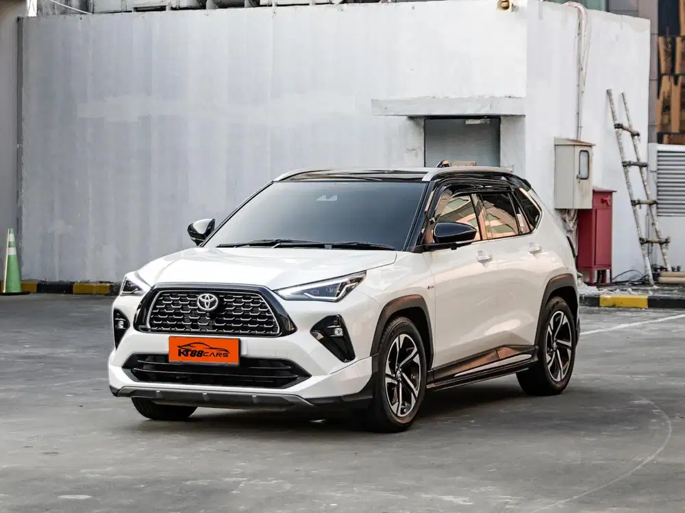 Toyota Yaris Cross Hybrid GR TSS 2023 putih genap