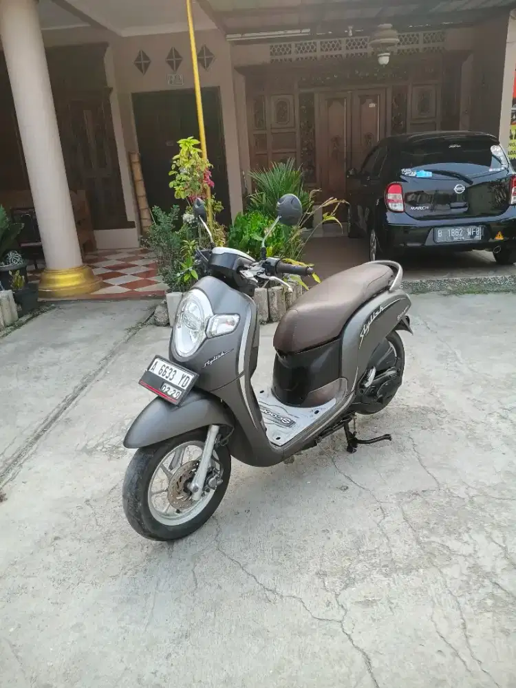 HONDA SCOOPY 2018