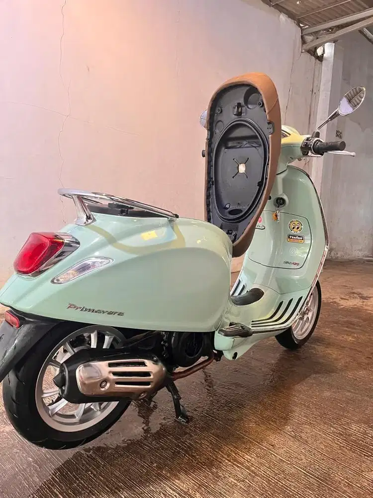 2023 vespa primavera