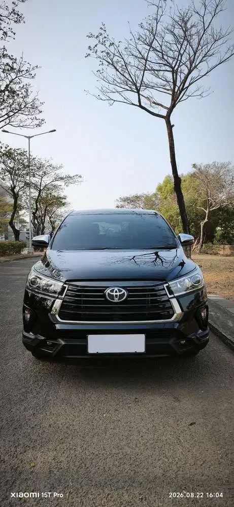 TOYOTA INNOVA VENTURER 2.0 BENSIN AT 2021 KM LOW  23RB