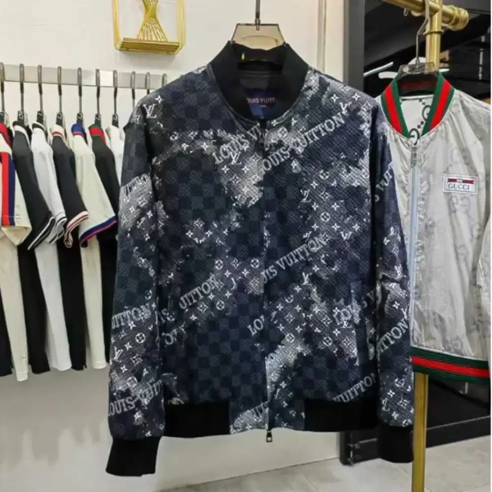 JAKET BOMBER LOUIS VUITTON MONOGRAM DAMIER
BRANDED IMPORT
