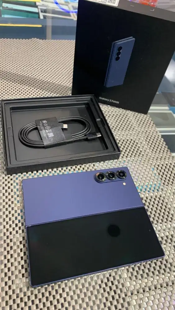 Samsung Galaxy Z Fold 6 256gb – Resmi mulus