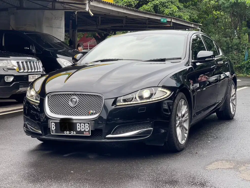JAGUAR XF 2011 HITAM DIJUAL CEPAT TERMURAH