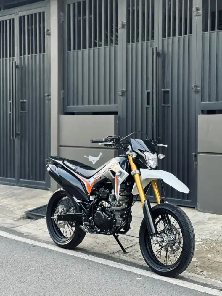 Honda CRF 2024 km 8ribu