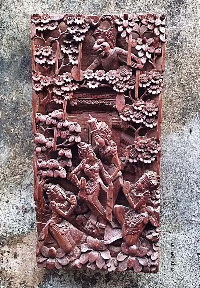 Relief patung tradisi bali tiga dimensi kayu cempaka antik jadul kuno