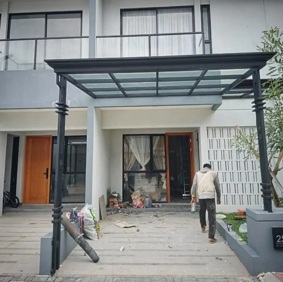 Kanopi kaca bening
