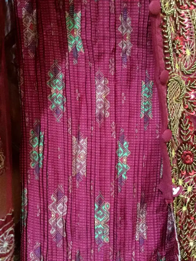 Kebaya wanita / kebaya ibu pengantin