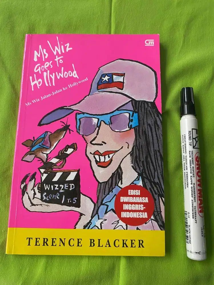 BUKU MIZ WIZ JALAN JALAN KE HOLLYWOOD – GRAMEDIA – PRELOVED LIKE NEW