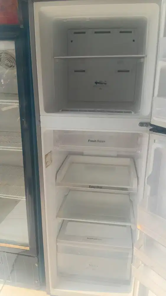 Kulkas SAMSUNG bekas bergaransi