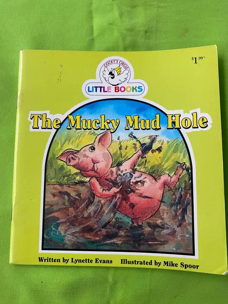 THE MUCKY MUD HOLE – LITTLE BOOKS – PRELOVED LIKE NEW