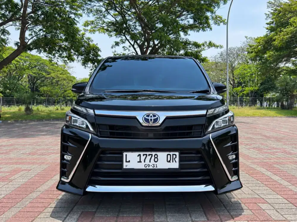 Toyota Voxy 2.0 AT Sunroof DP 50juta