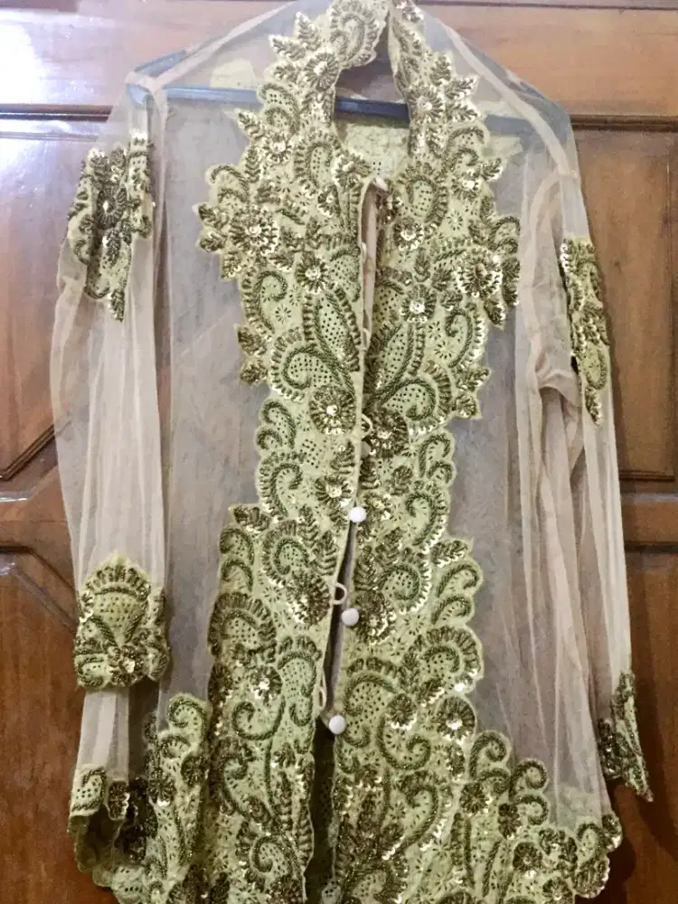 Kebaya atasan wanita